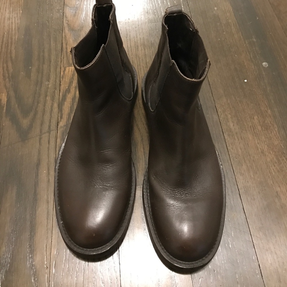 Banana Republic Chelsea Boots SZ 7 1/2 D
