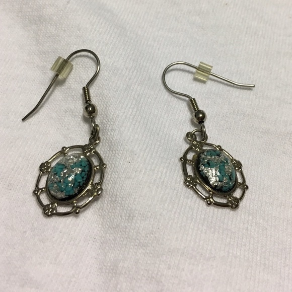 Earrings - Picture 1 of 1