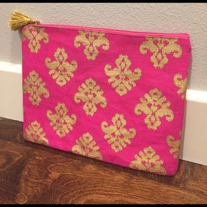 NWOT pink & gold clutch!