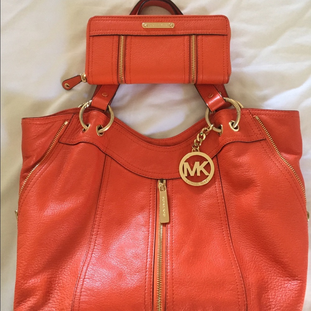 Michael Kors Moxley tote & wallet