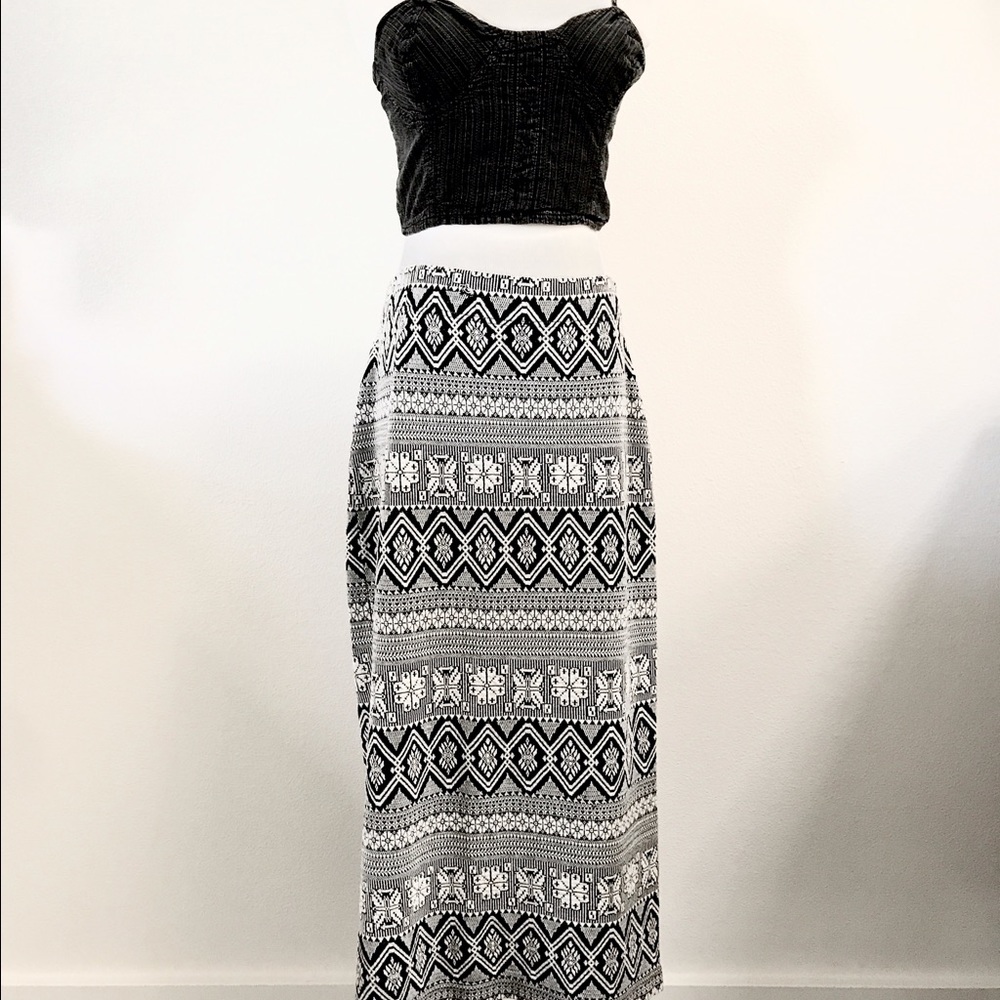 Bohemian knit textile skirt