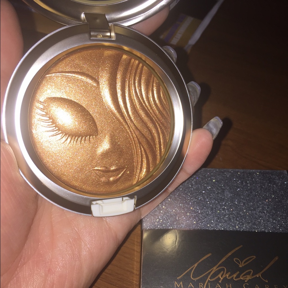Mariah Carey Mac no trades