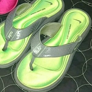 Ultra Comfort Nike Thong Sandles Size 5