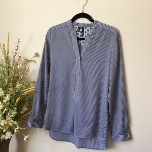 MNG Blue Pin Strip Top! Size 4. Like new!