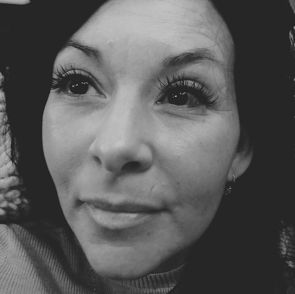 Meet your Posher, Shannon - Picture 2 of 2