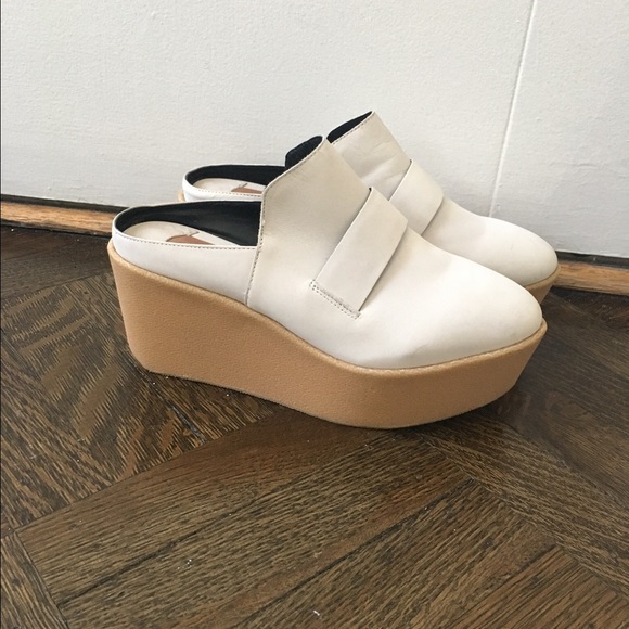 Derek lam - Picture 2 of 2