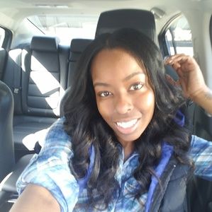 Meet your Posher, Akilah