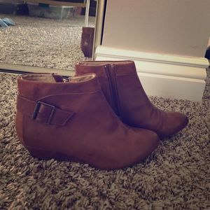 Cognac booties