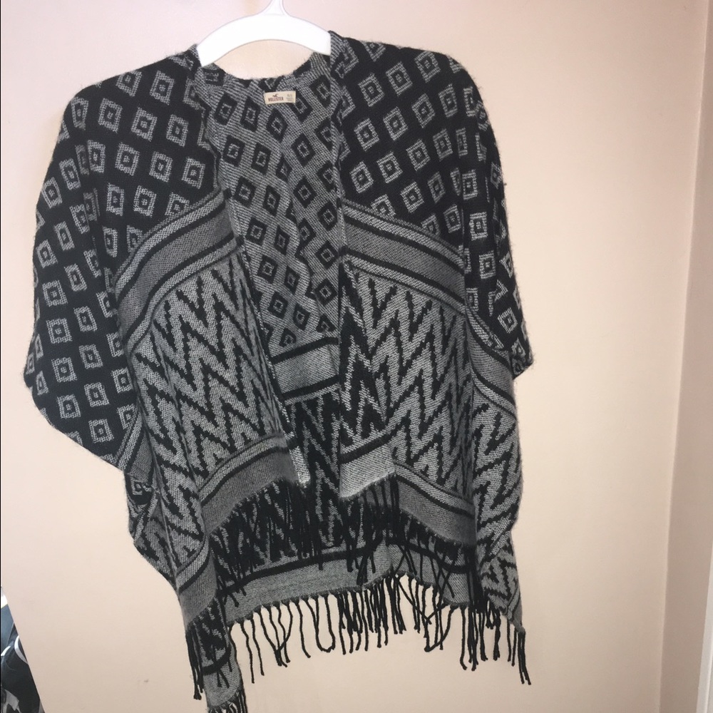 NWOT Hollister Fringe Poncho Size XS