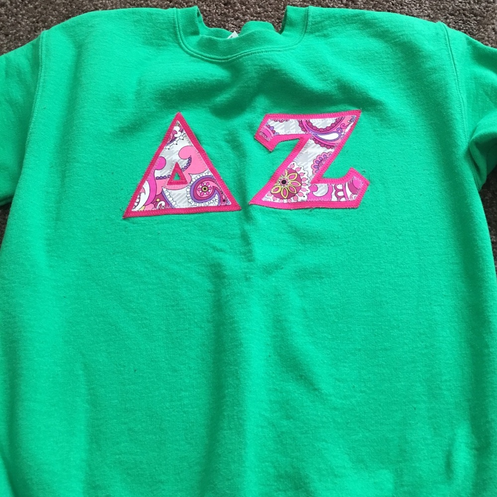 Delta Zeta crew neck!