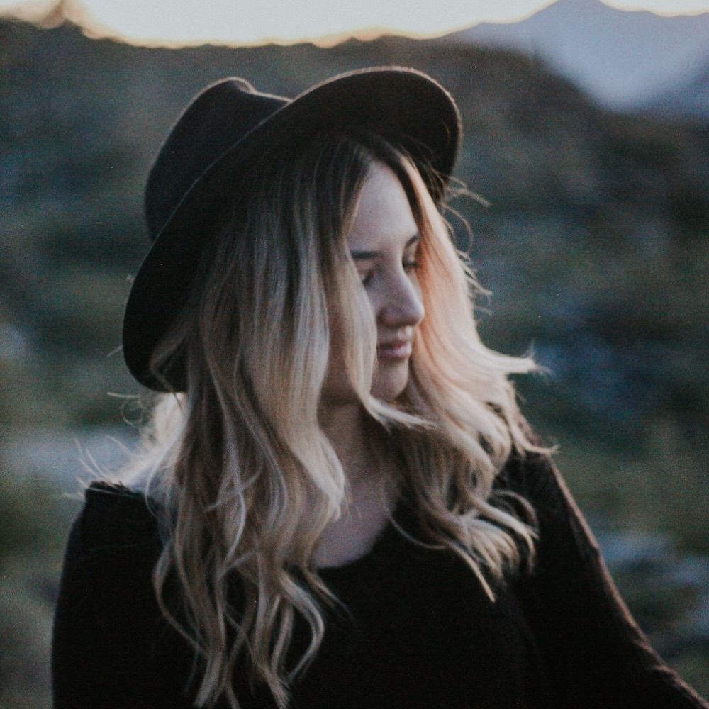 Meet your Posher, Roxanne