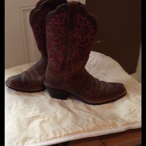 Ariat cowgirl square toe boots size 71/2