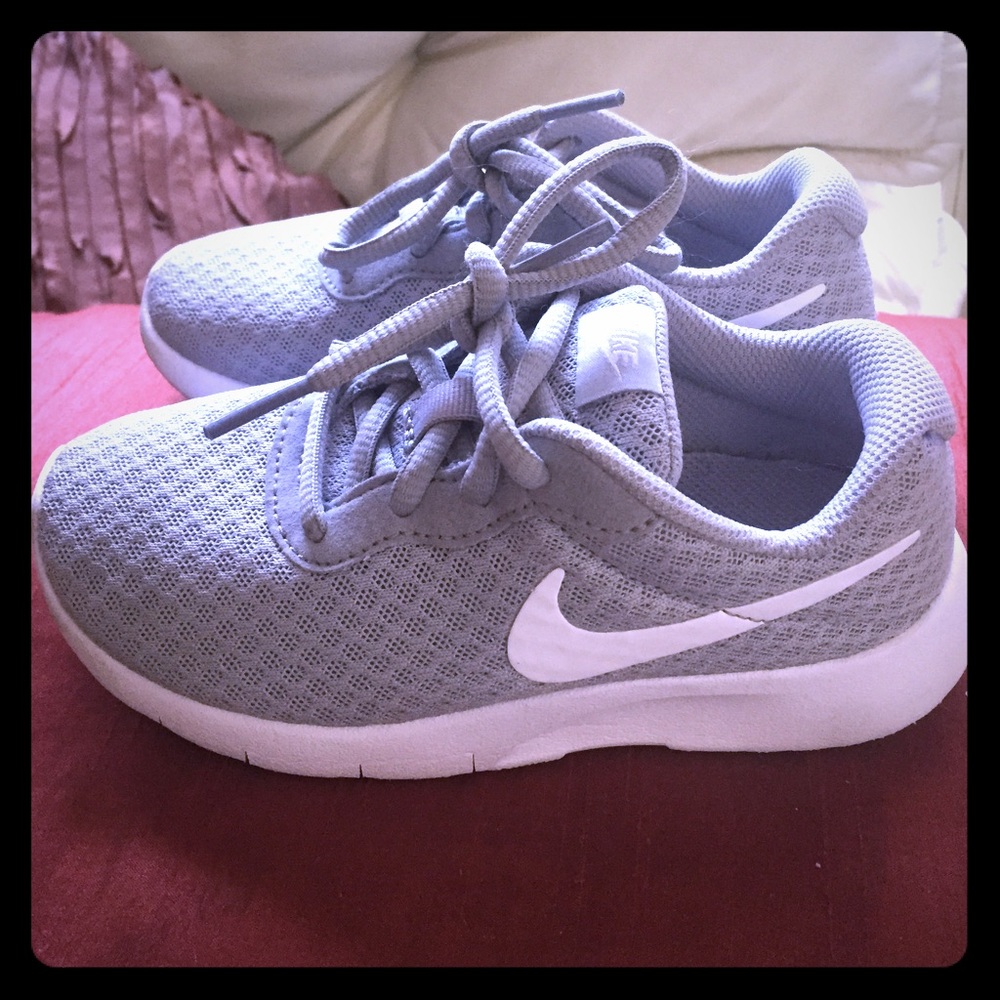 Toddler nikes (unisex)