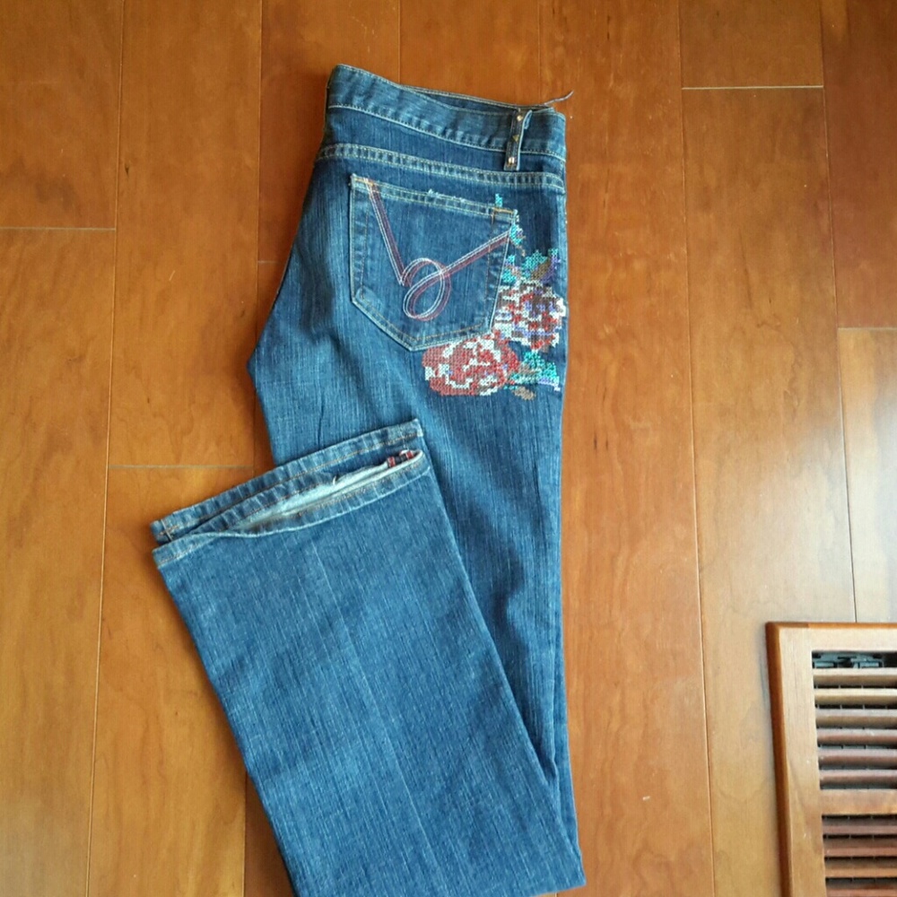 EMBROIDERED BEBE JEANS, SIZE 30