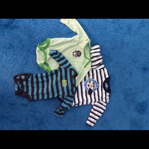 3 boys long sleeve bodysuits