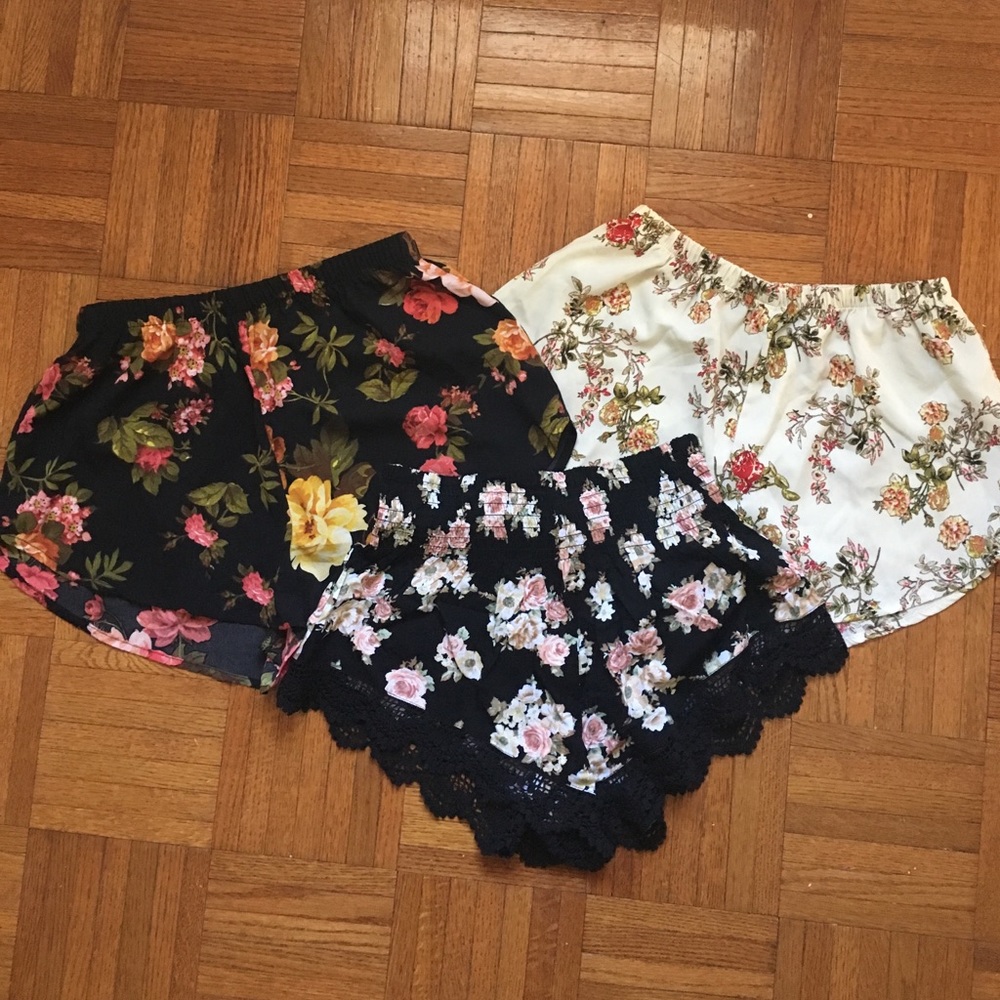 Bundle of 3 floral shorts
