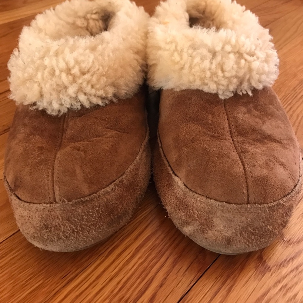 Acorn Ewe Shearling and Sheepskin Slippers