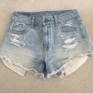 Hi-Rise lightwash denim shorts