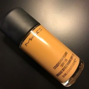 Mac Studio Fix Fluid BRAND NEW