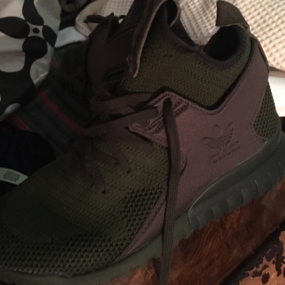 Addidas tubular x men size 7 ladies that wear a 9