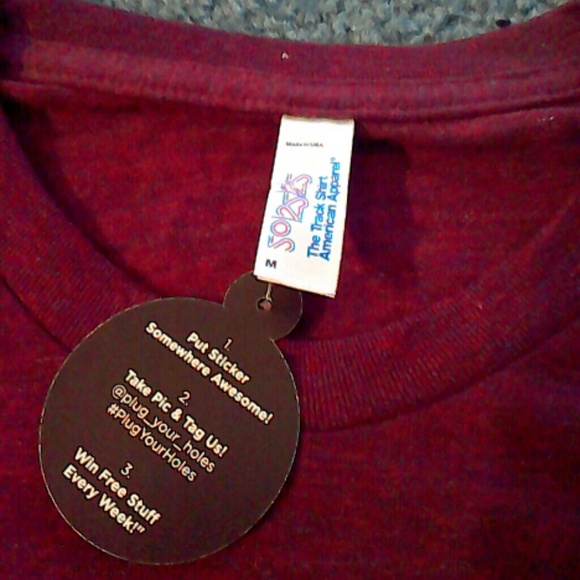 Plugyourholes T-Shirt - Picture 2 of 2