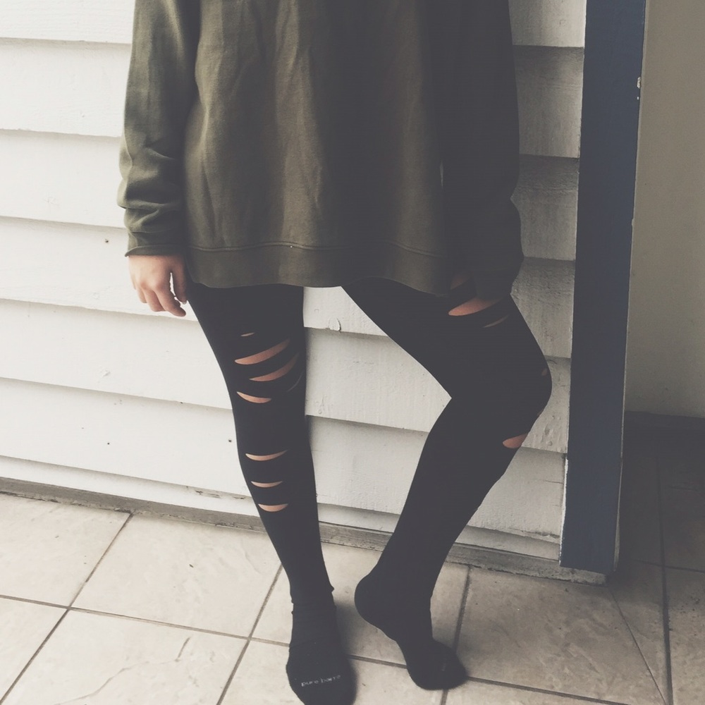 Alo Yoga Ripped Warrior Leggings