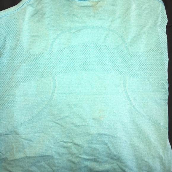 Lululemon top - Picture 2 of 4