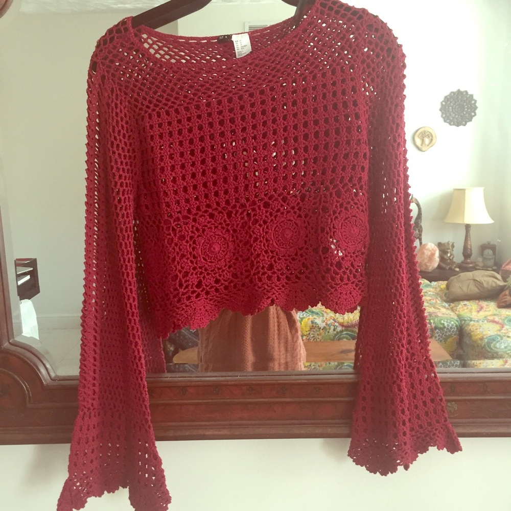 H&M Cropped Bell Sleeve Sweater