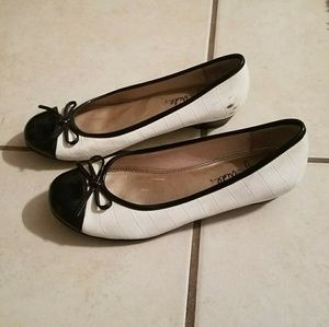 Black and white flats