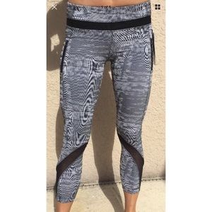 NEW lululemon grey/black camo inspire tight II 7/8