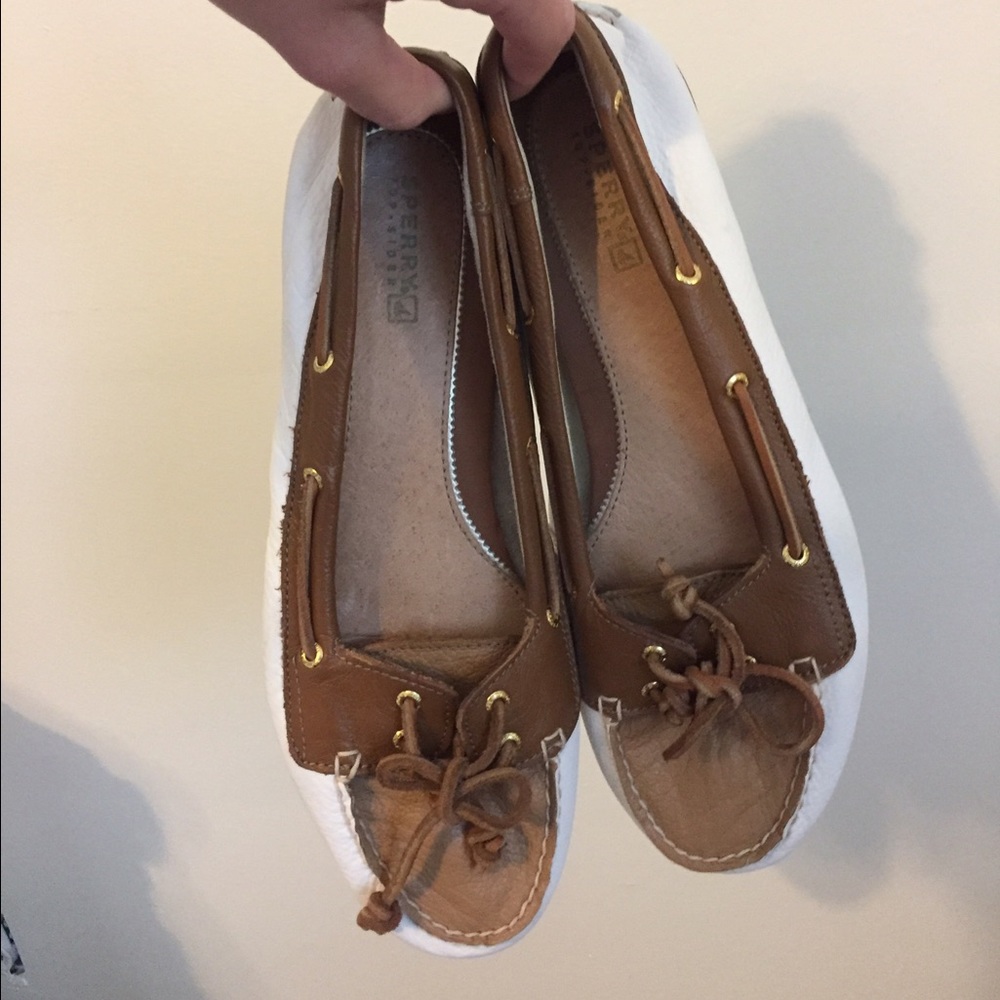 White and tan Sperry flats