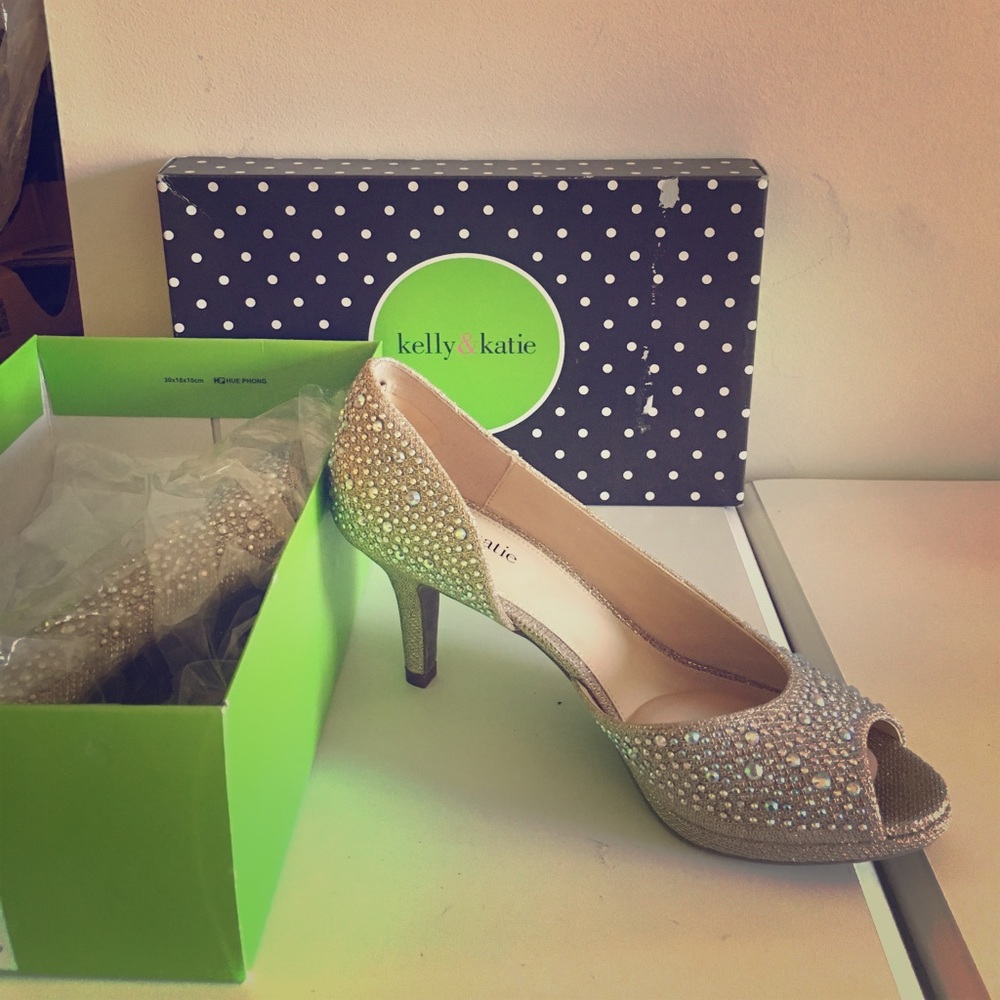 Gold Sparkly Pumps