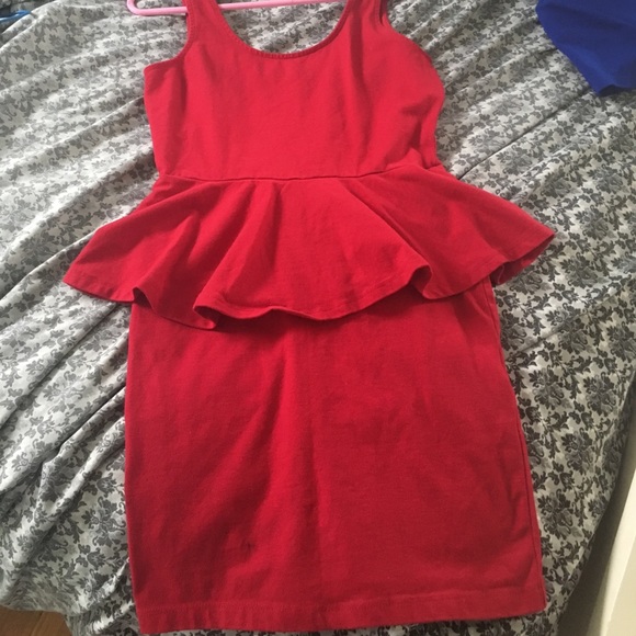 Red dress - Picture 2 of 3