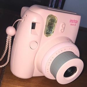 Polaroid camera 🍍