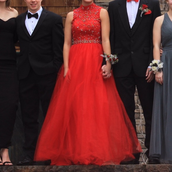 Dresses & Skirts - Red prom dress ❤️