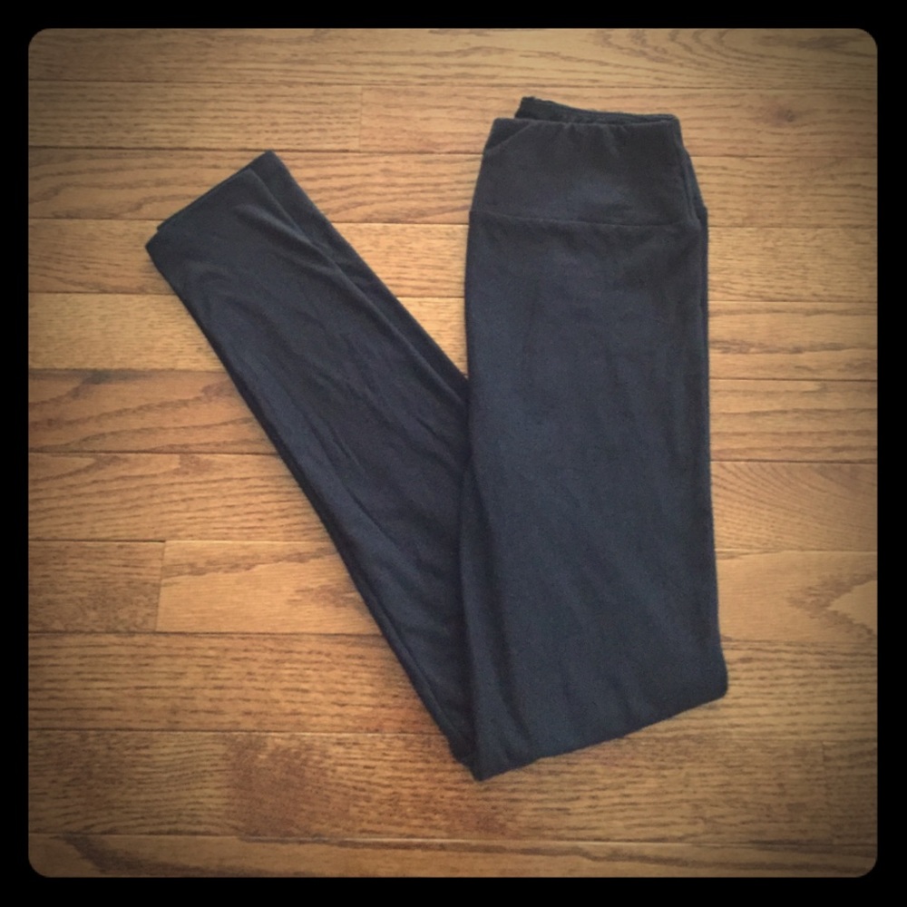 Hard to find...LuLa Roe OS Black Solid Legging