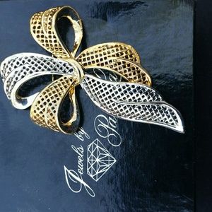 Vintage park lane brooch