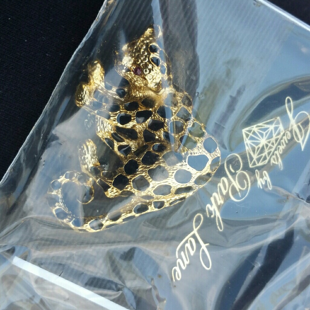 Vintage park lane brooch