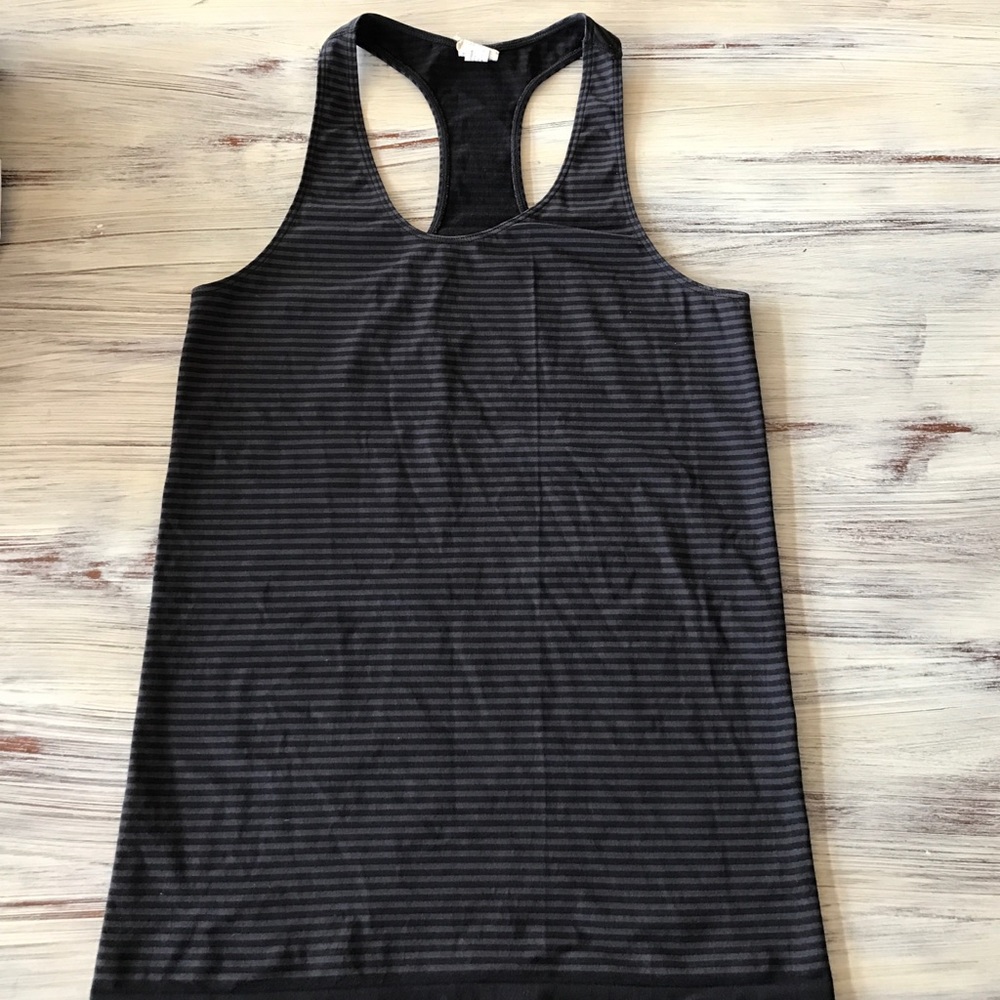 Under Armour fitted tank