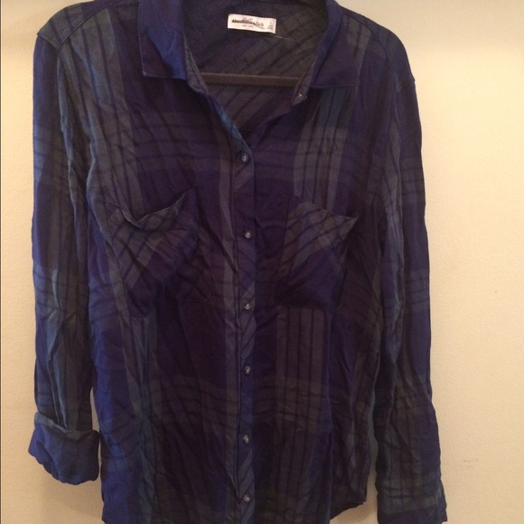 Abercrombie & Fitch Tops - Long sleeve button down plaid