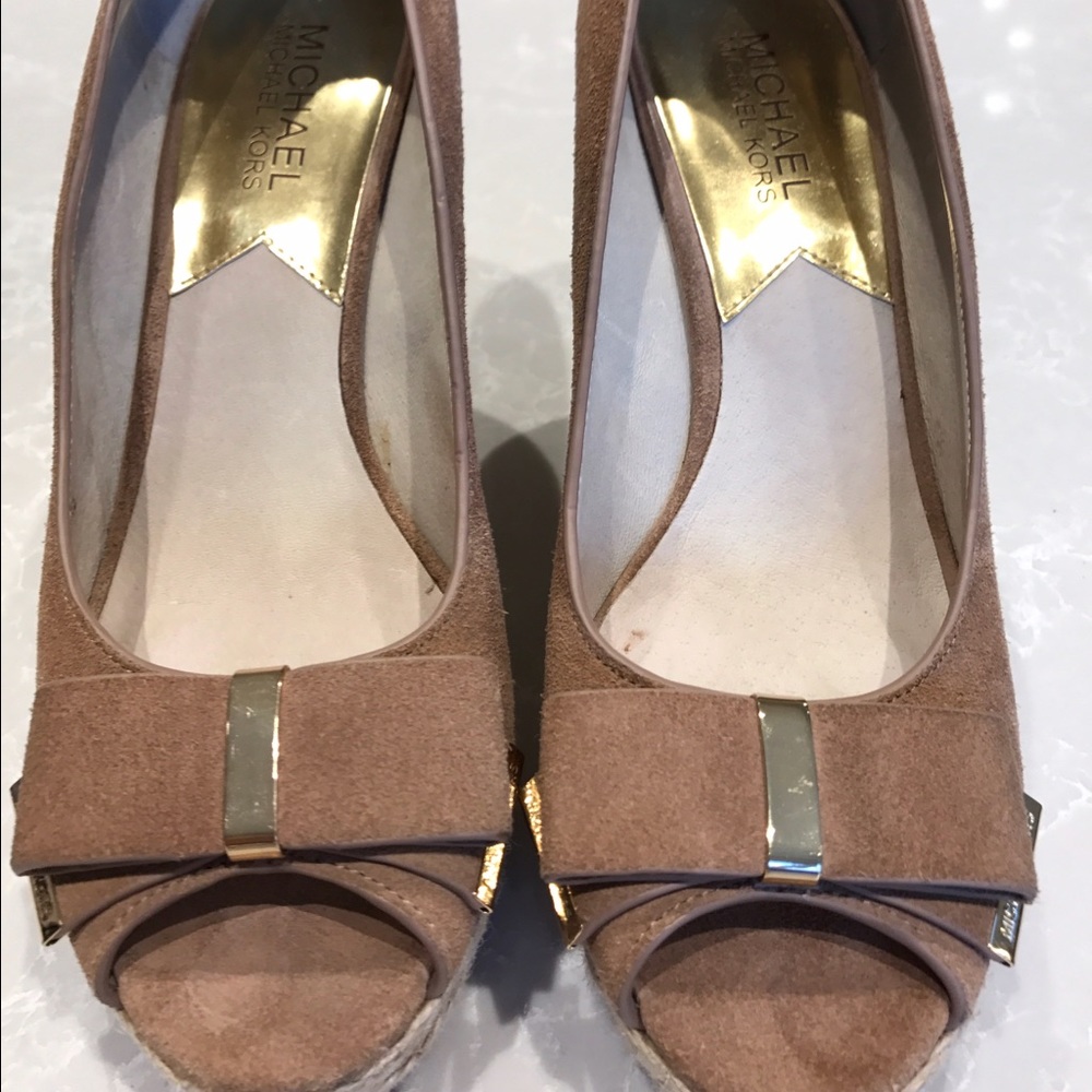 Michael Michael Kors platform beige suede shoe