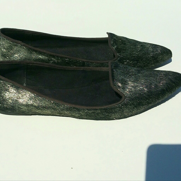 Nine West pointy toe fur flats - Picture 3 of 3