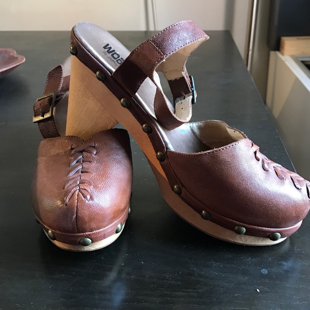 SOLD🚨🚨🚨🚨🚨🚨🚨🚨Jeffrey Campbell Woodies clogs
