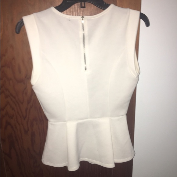 White ruffle shirt - Picture 2 of 2