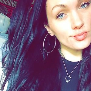 Meet your Posher, Sera