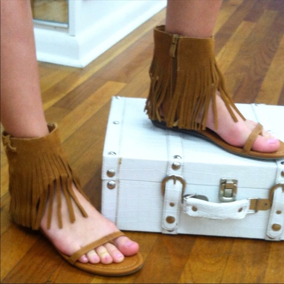 Tan Cascading Fringe Ankle Cuff Toe Ring Sandals - Picture 3 of 5