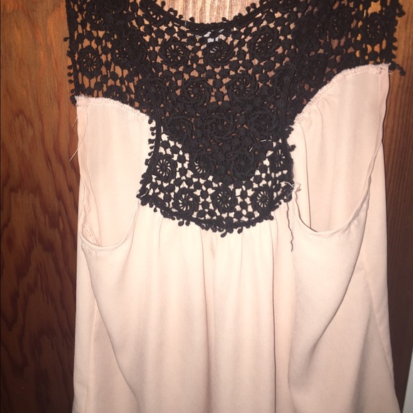 Pink Summer Lace top - Picture 3 of 3