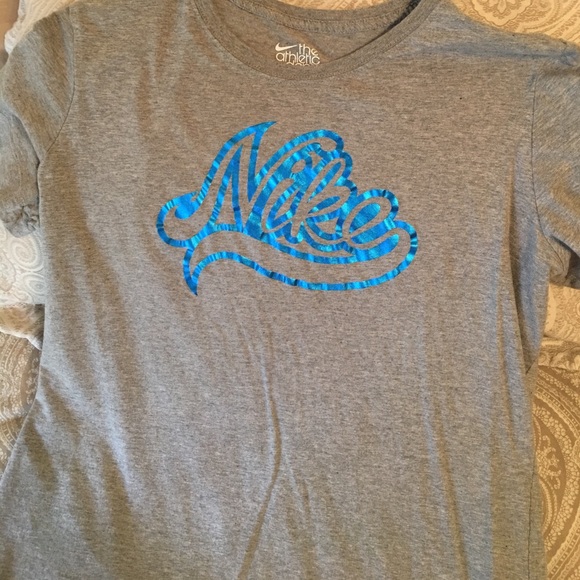 Nike Tops - Nike T-shirt