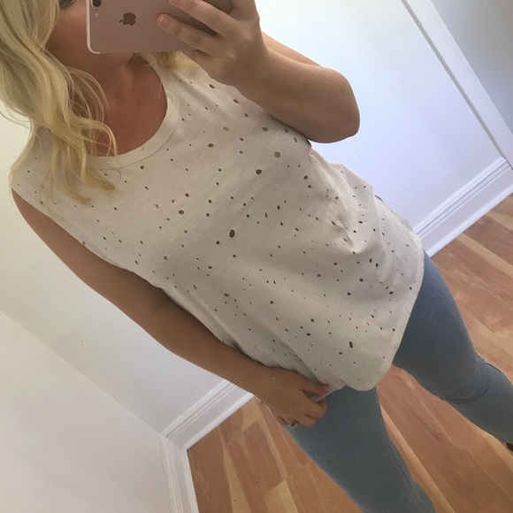 LAST - Antique white distressed top - Picture 3 of 4