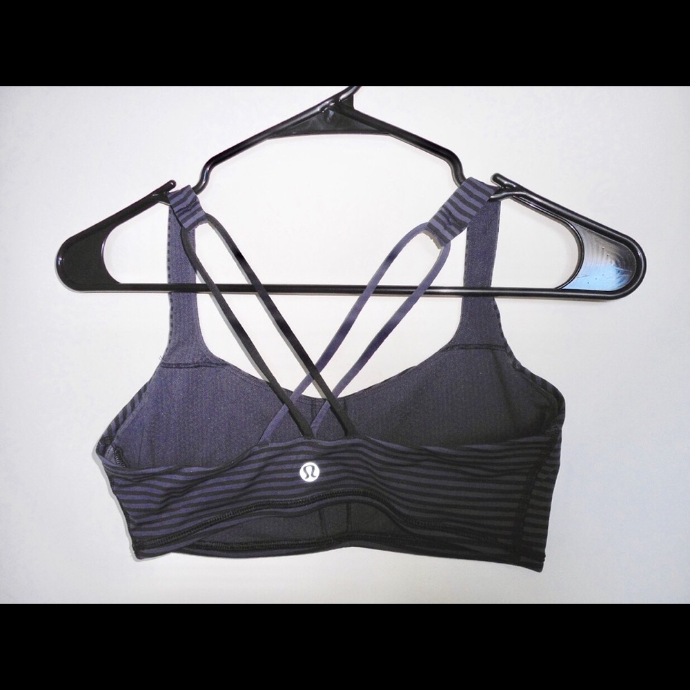lululemon sports bra (size 6)